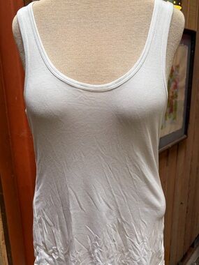 New with tags! Gorgeous white tank top, from Twenty Tees!!!